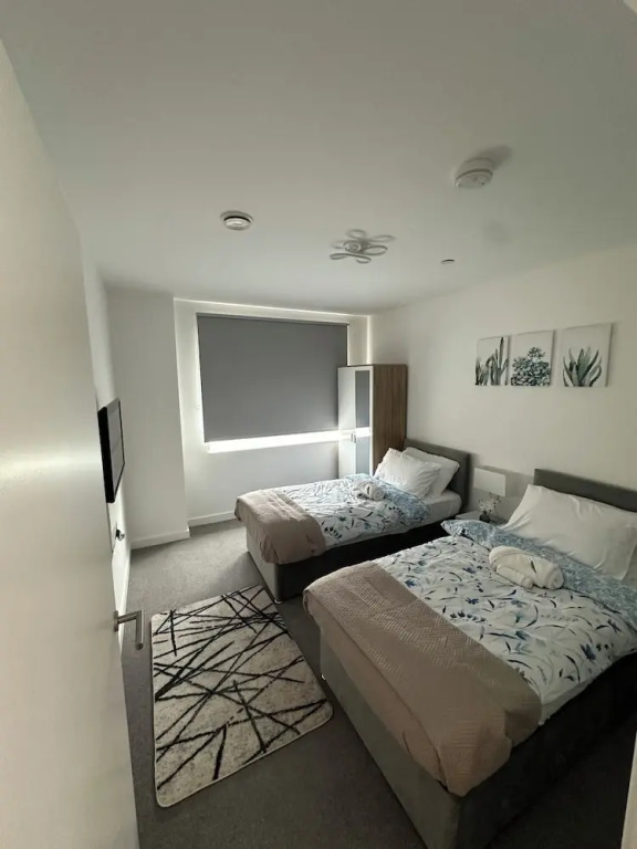Skyview Elegance Luxury Top-floor Retreat