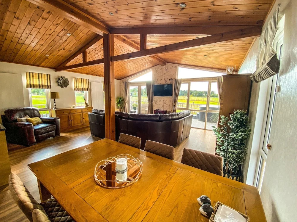 3-Bedroom Lodge- Pet Friendly- Hot Tub