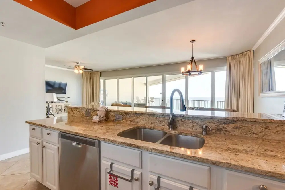 Tides of Tops'l 1008 by Destin Getaways