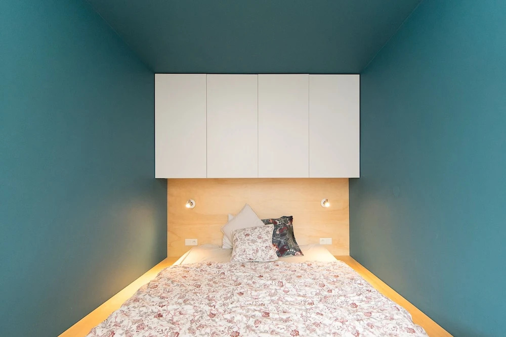 Main Trainstation one bedroom AC p4you