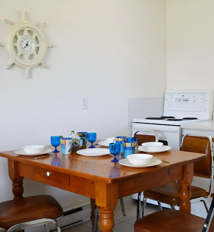 Lions Head Beach Motel & Cottages - WATERFRONT