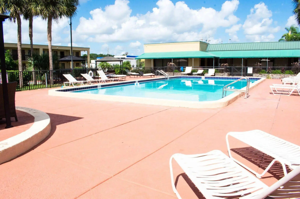 Winter Haven Suites & Conference Center