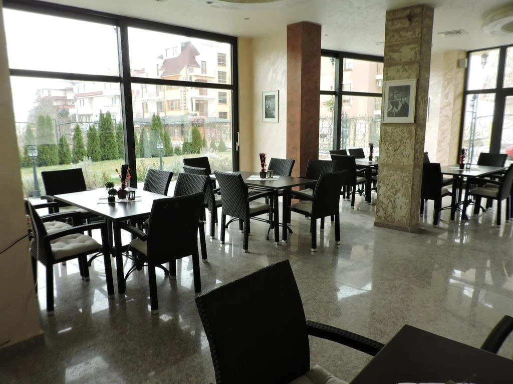 Family Hotel Eleven Moons
