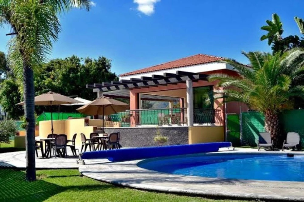 Beautiful 2 Bedroom Single House Hamacas