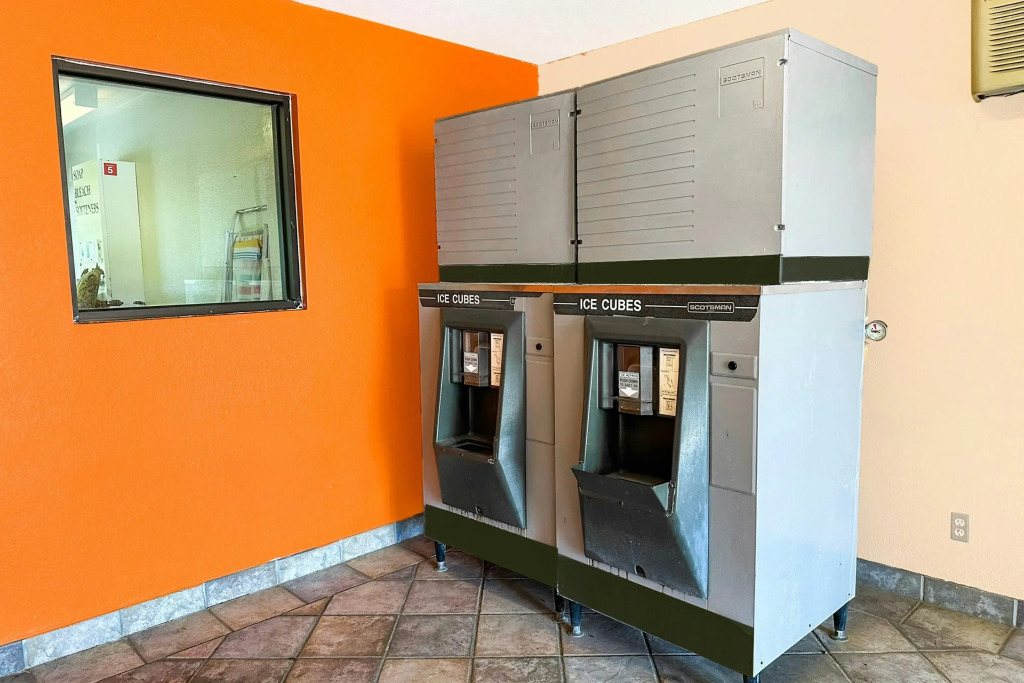 Luxury Inn By OYO Albany