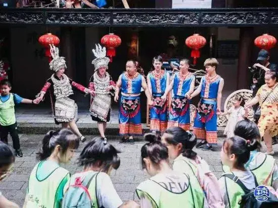 Ruihua Hotel (Zhenjiangge Branch, Zhenyuan Ancient Town)