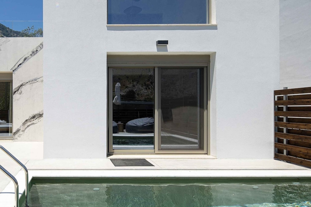 Imbros Villas - "Free" Heated Pools in mountains