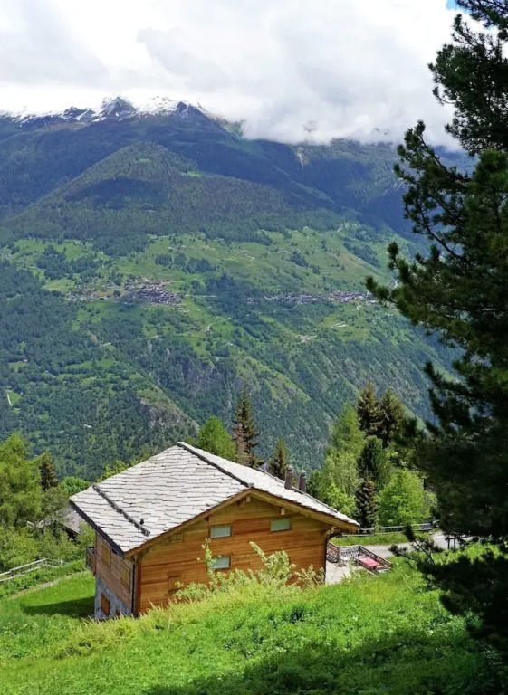 Modern Chalet with Hot Tub in Les Collons
