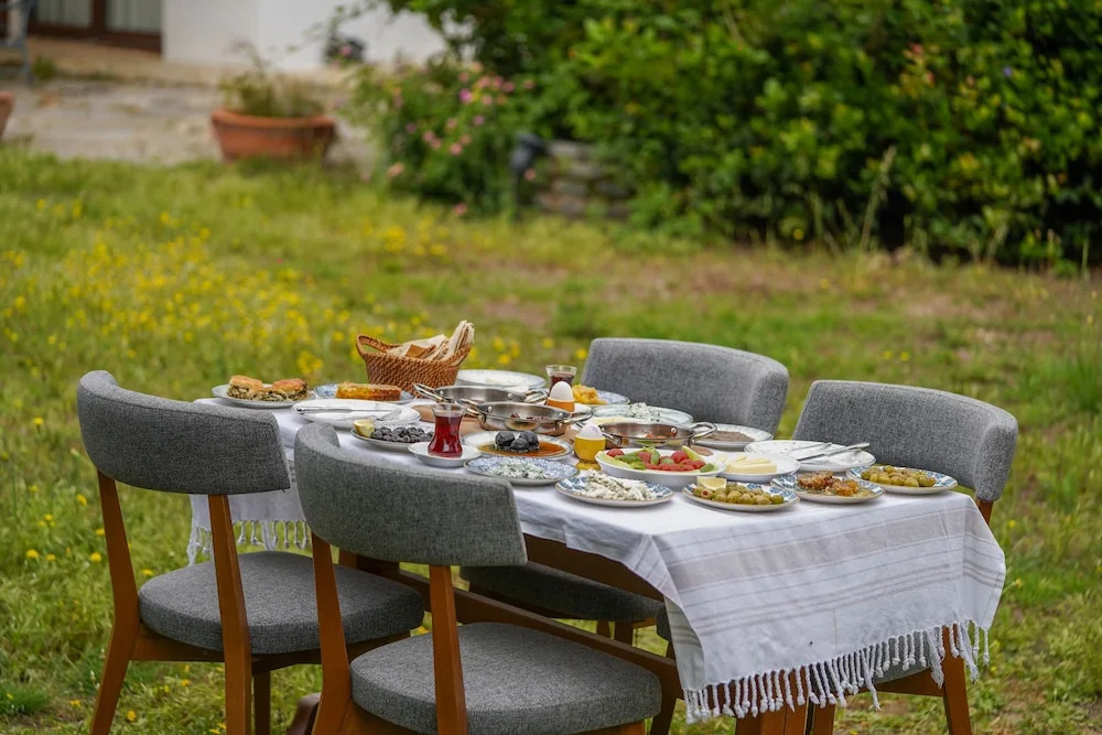 Almina Garden Boutique