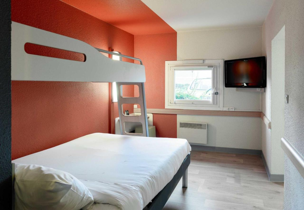 B&B HOTEL Cergy Pierrelaye 3 étoiles