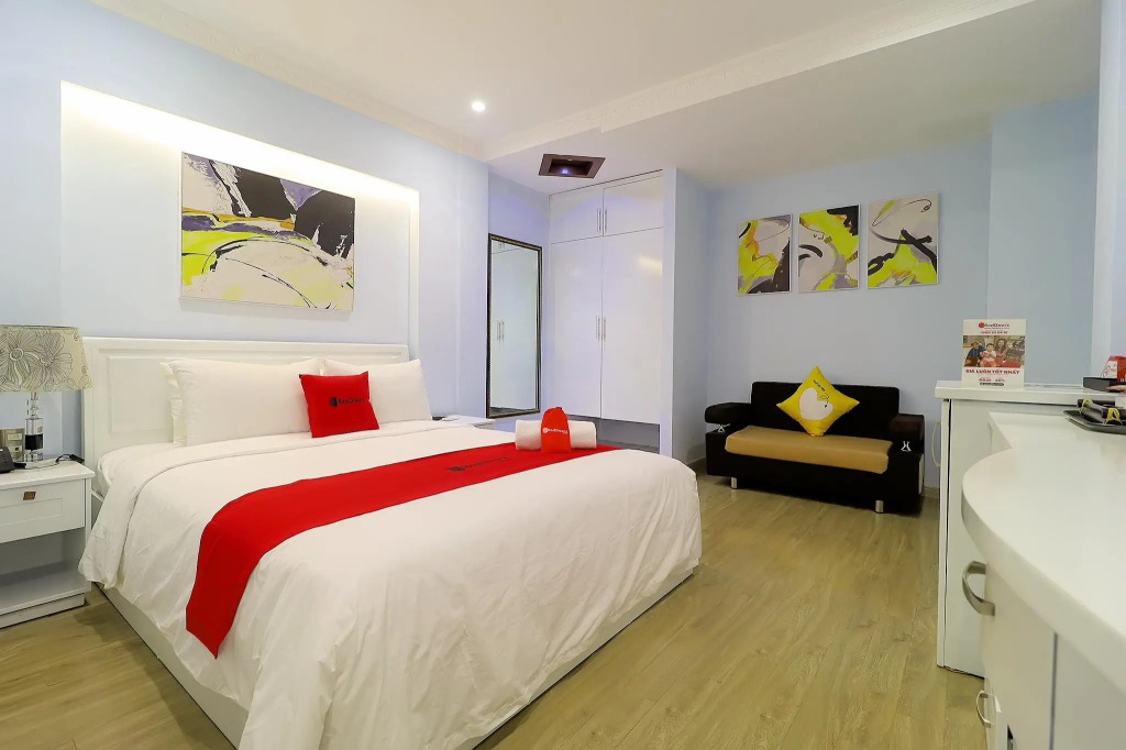 RedDoorz Plus Amore Hotel @ Nguyen Trai Street D1