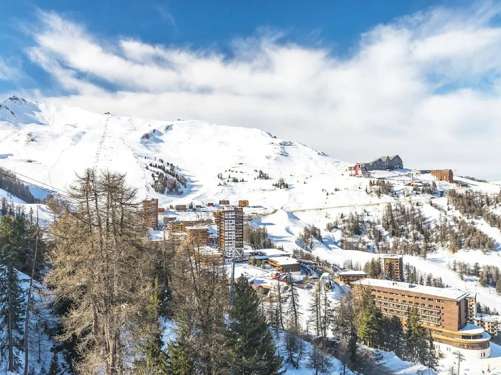 Cozy Apartment Located Just 100 m. From the Slopes of Plagne