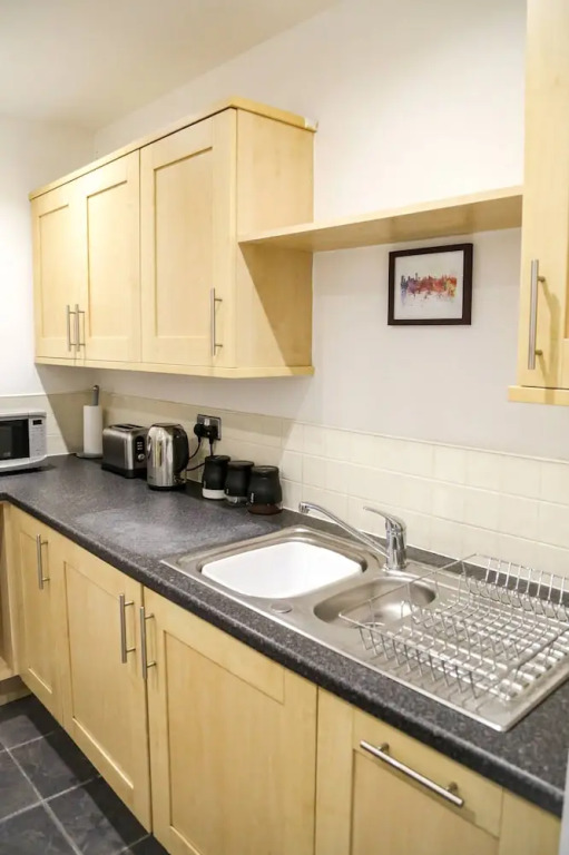 Henry Street - Apt 20