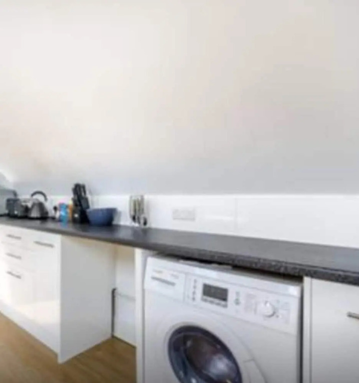 2-bed Loft Apartment for 5ppl With Private Parking