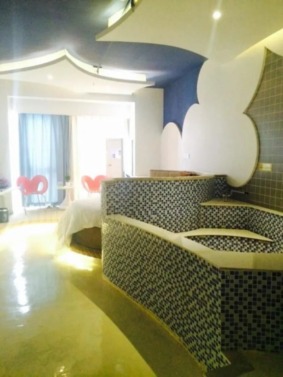 Huaqianshu Date Theme Design Hotel