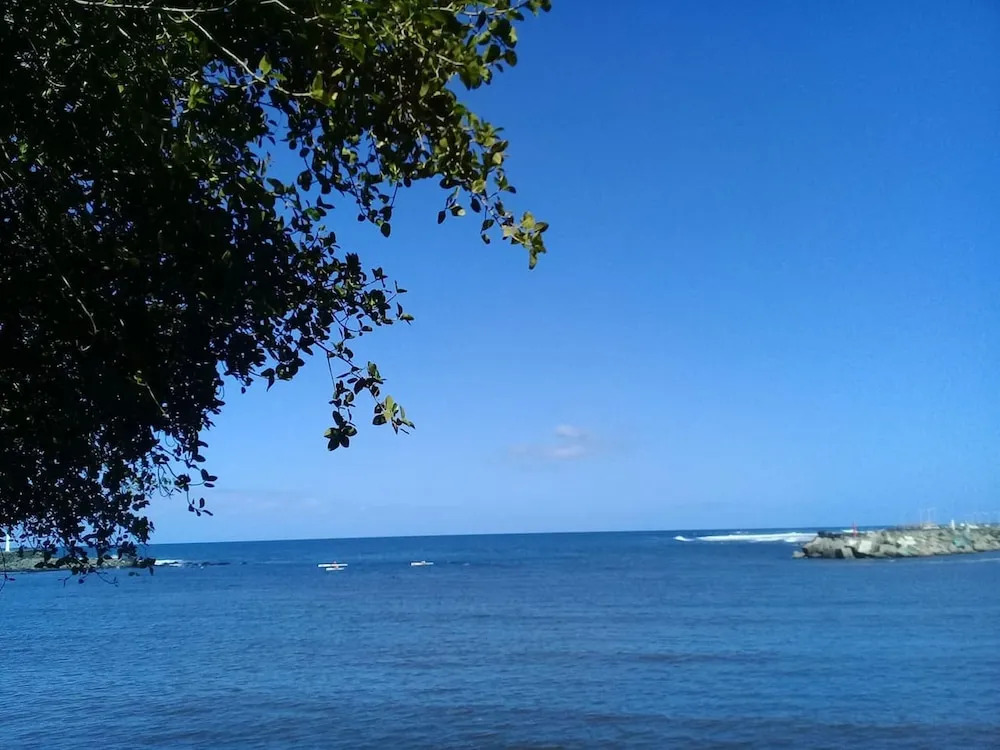 House with 2 Bedrooms in Saint-Denis, with Wonderful Sea View, Enclosed Garden And Wifi - 600 M From the Beach