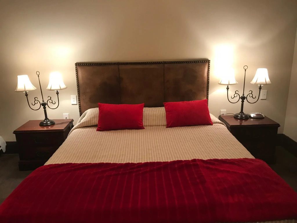 Gateway Motor Inn