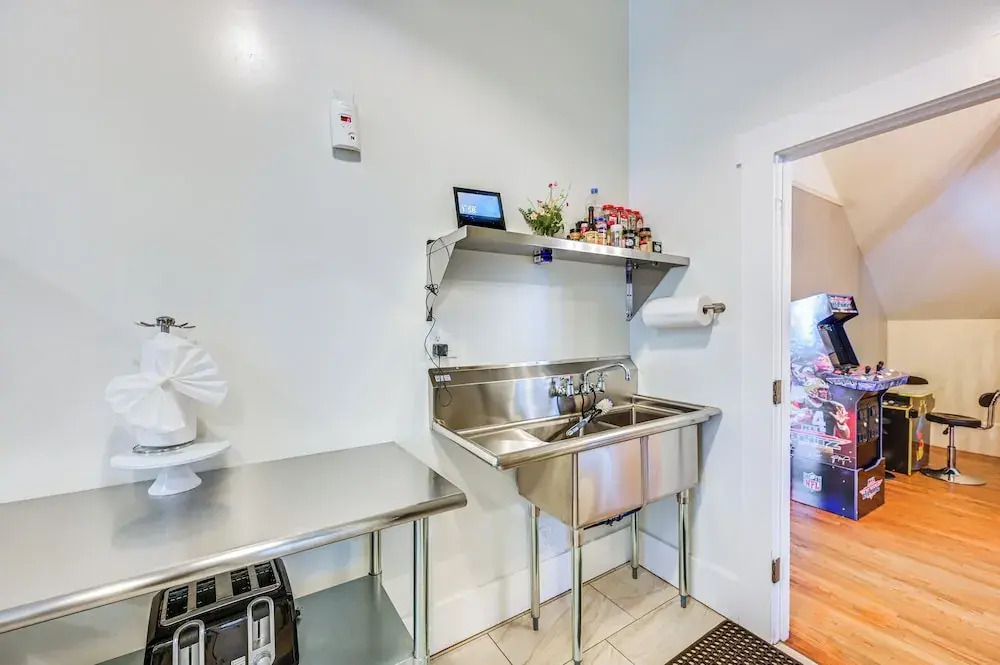 4 Mi to Downtown Flagstaff: Getaway w/ Views