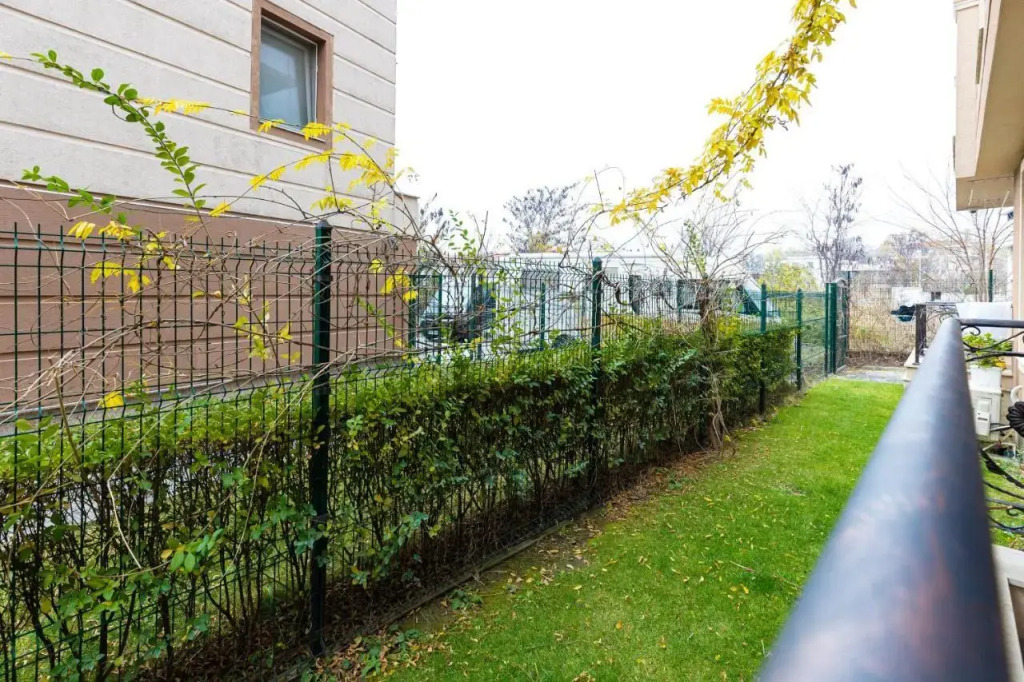Bright & Cozy 1BD Flat with a Charming Terrace