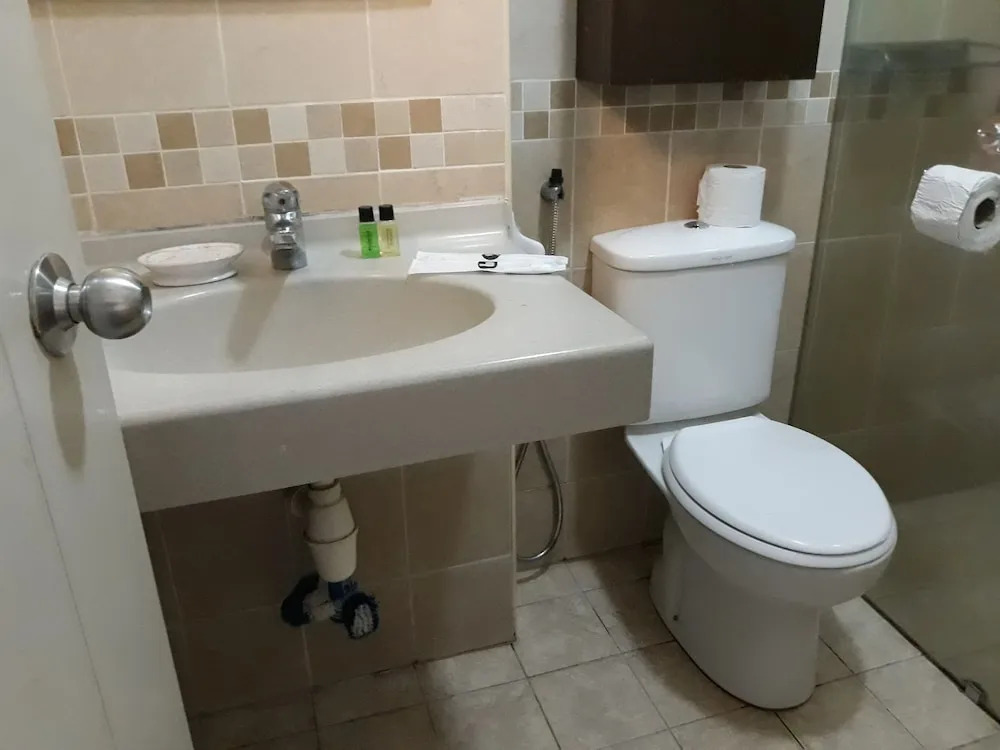Studio Suite at Casa Mutiara 5 mins walk to LRT, Jalan Alor and Bukit Bintang