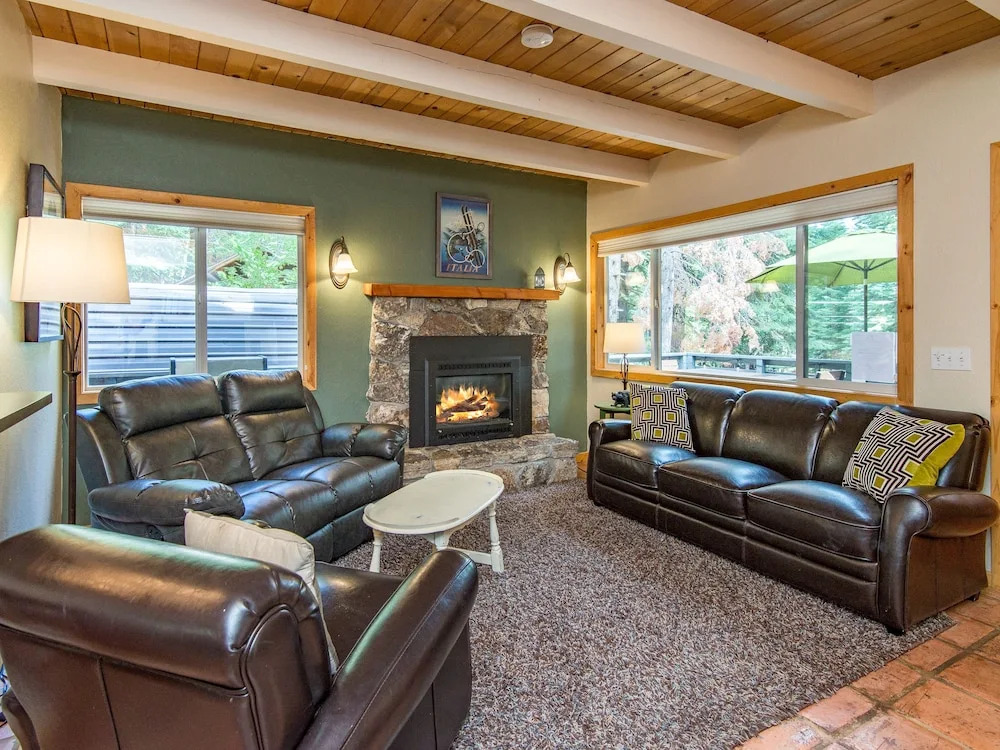 3br  In The Woods, Near Beach 3 Bedroom Cabin