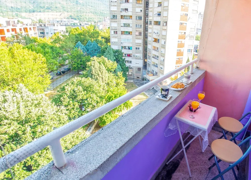Apartment Rainbow Star