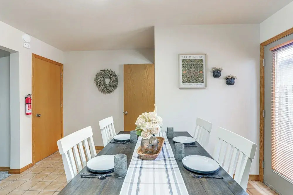Townhome w/ Patio: 1 Mi to Clearfield Riverwalk