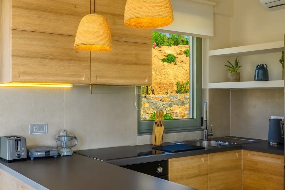 Roots Suites in Crete