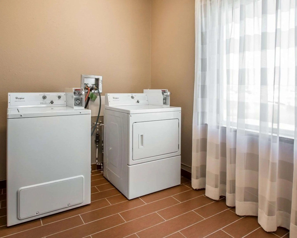 MainStay Suites Meridian - Bonita Lakes