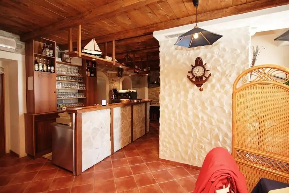 Solar Beach Inn