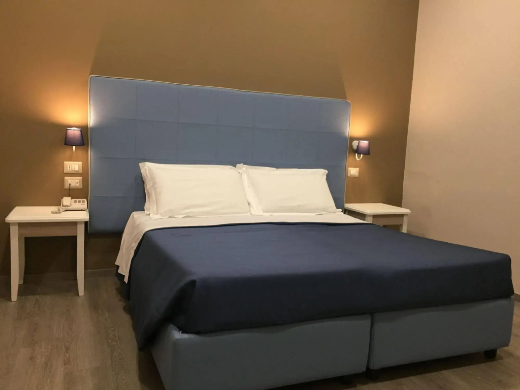 Hotel Magenta