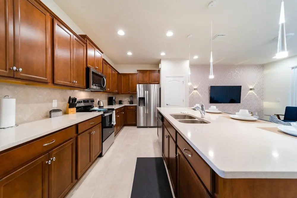 Premium 5-bed Townhome Themed Perfect Location
