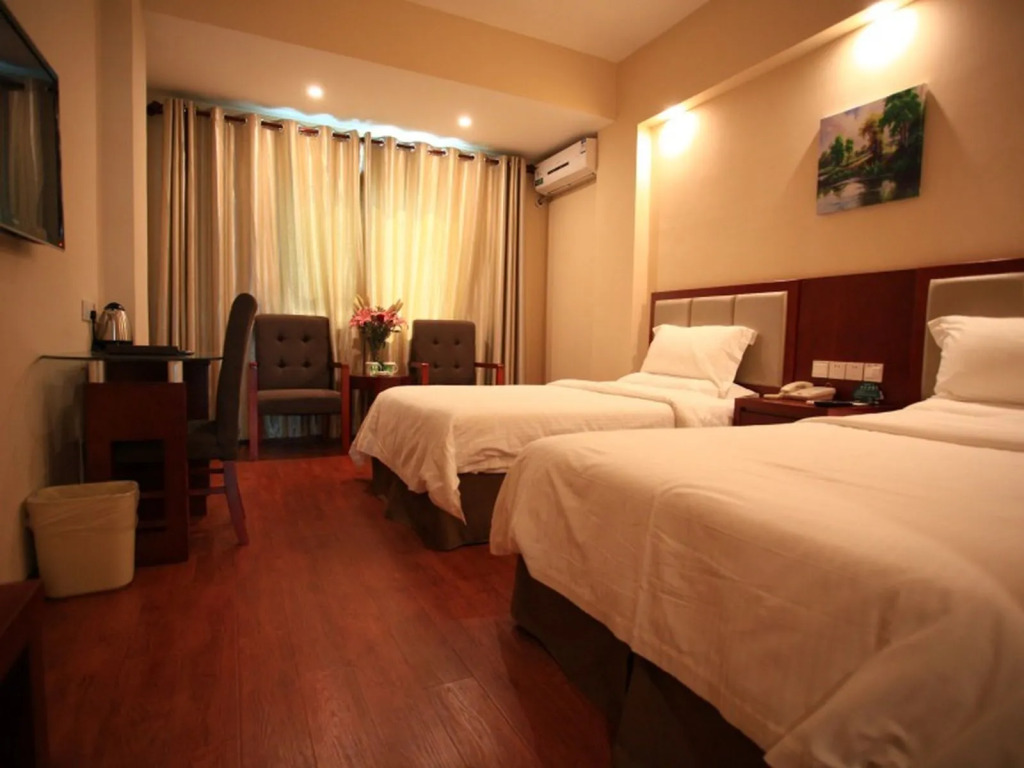 GreenTree Inn Sanya Heping Street Qingren Bridge Express Hotel