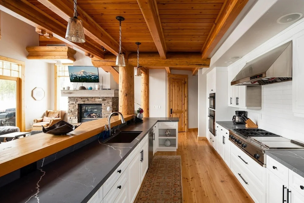 Penthouse 1 3 Bedroom Lodge by Moonlight Basin Lodging