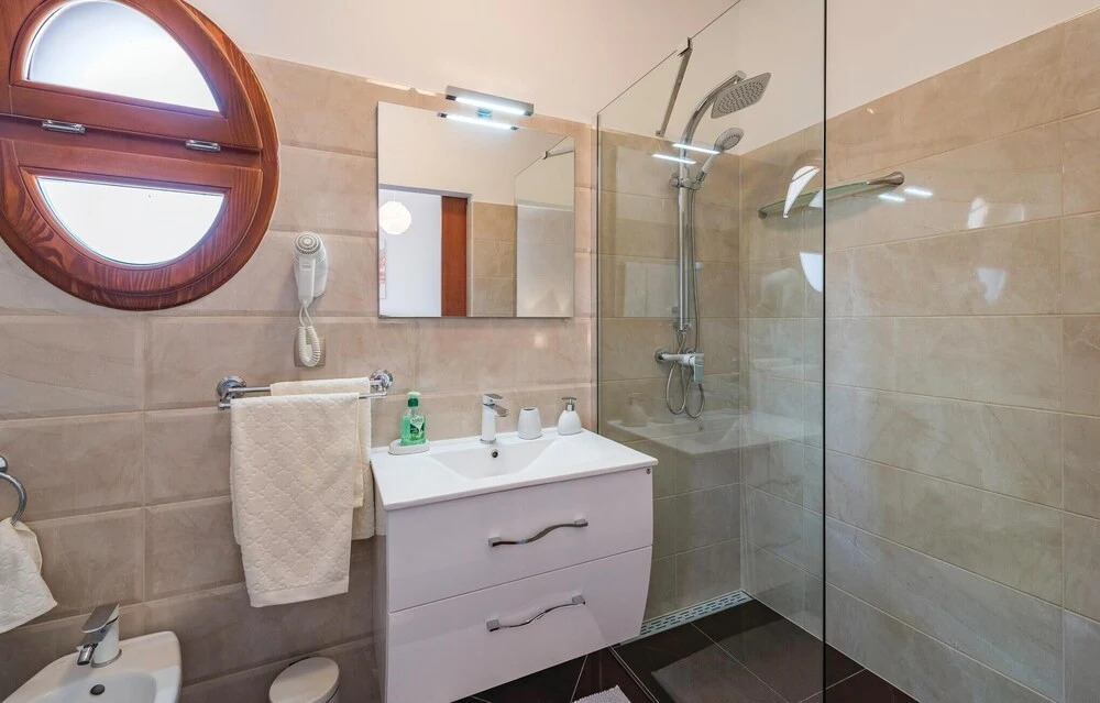 Stunning Home in Vabriga With Wifi and 3 Bedrooms
