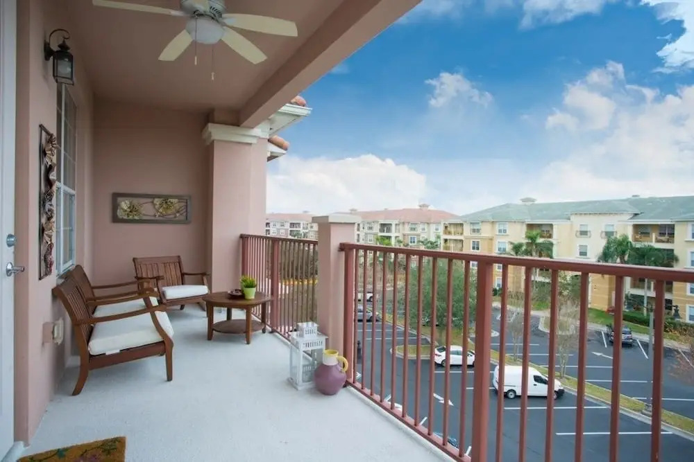 Penthouse Next To Convention Center & Universal 3 Bedroom Condo by RedAwning
