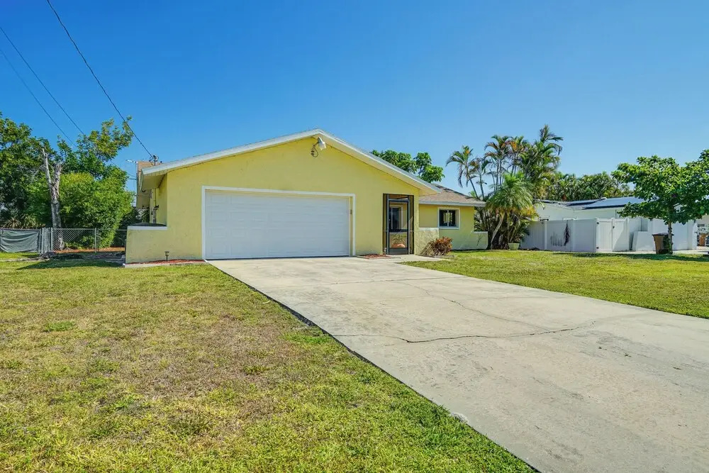 Pet-friendly Cape Coral Paradise w/ Yard!