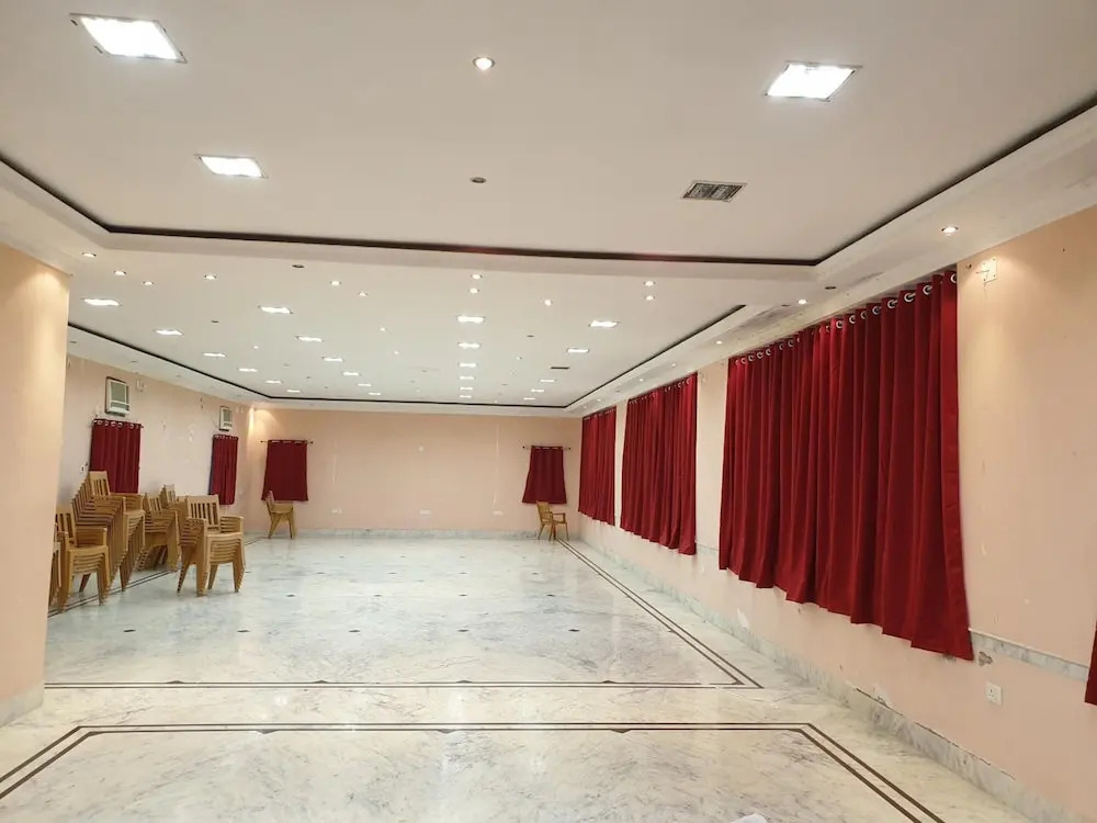 Hotel Deepak