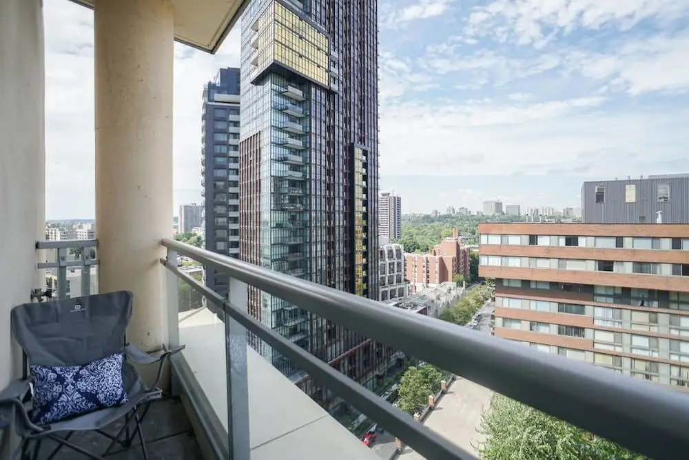Yorkville Penthouse Studio Yonge & Bloor