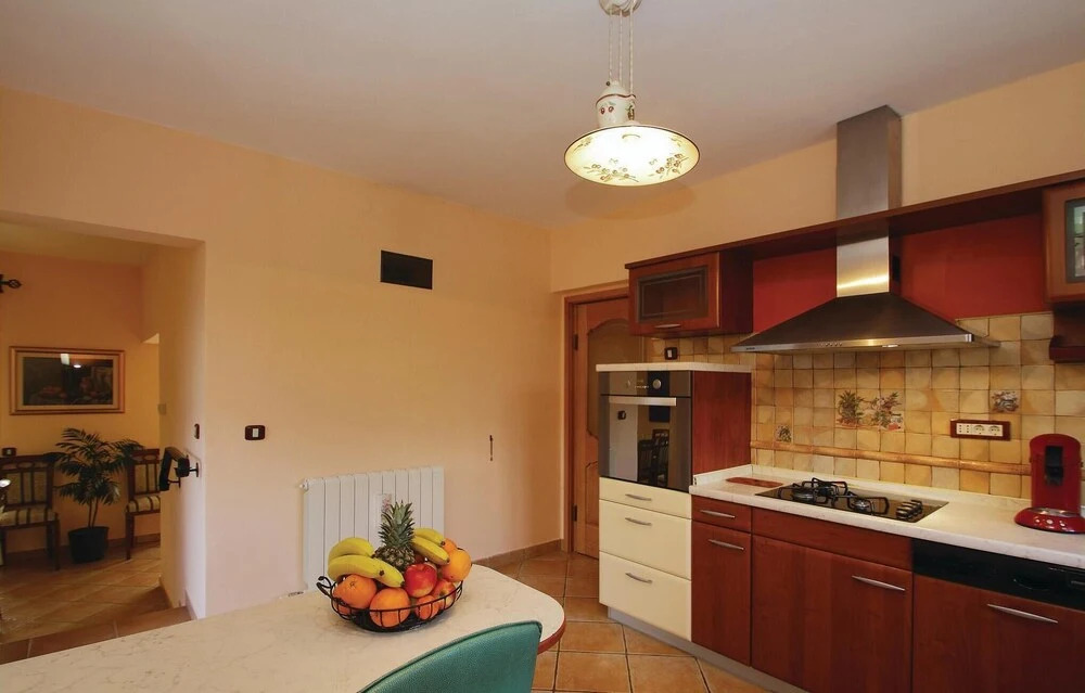 Beautiful Home in Labin With Wifi and 6 Bedrooms