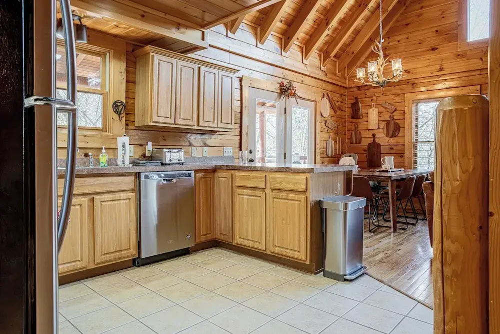 Bear Creek Way by Avantstay Hot Tub, Game Room, Air Hockey, Near Dollywood & Smoky Trails