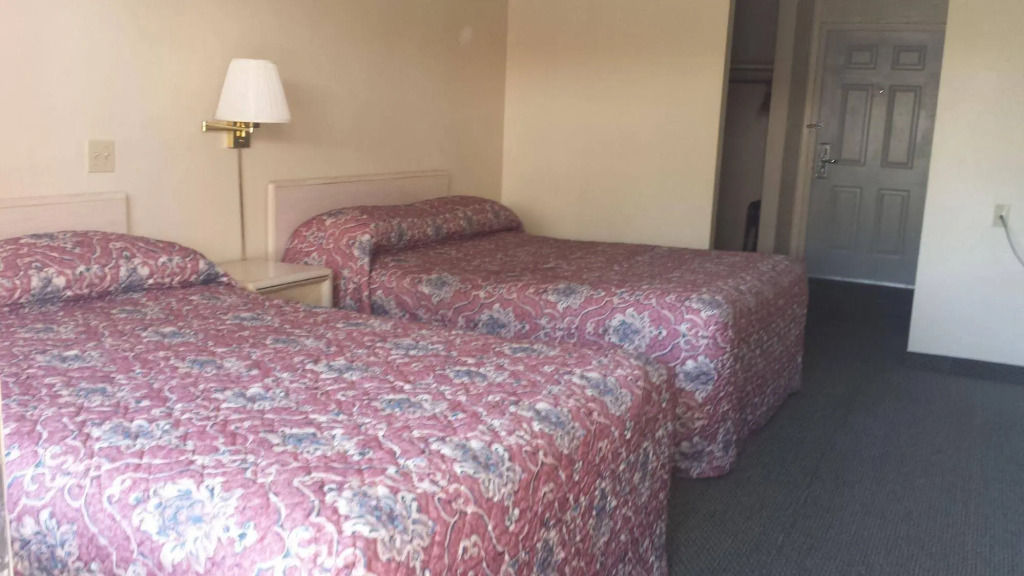 Longview Inn
