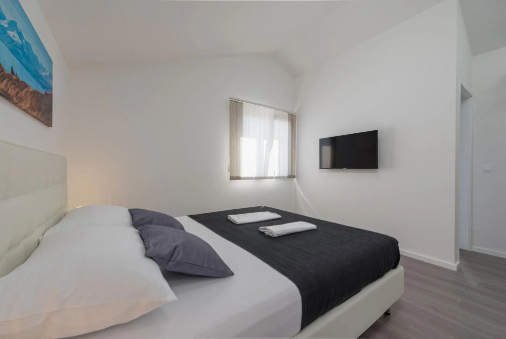 Villa Dina in Zaton with 3 bedrooms and 2 bathrooms
