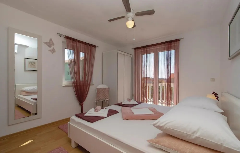 Stunning Home in Orebic With Wifi and 2 Bedrooms