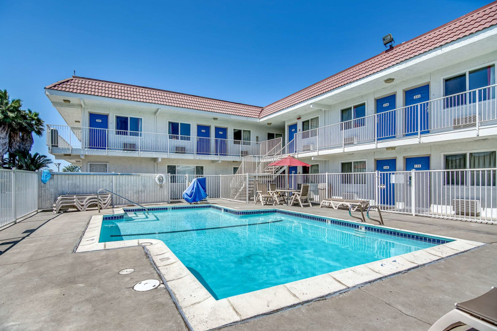 Motel 6-Stockton, CA - Charter Way West