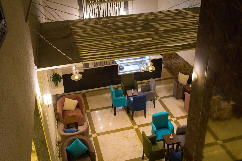 Gold Hotel