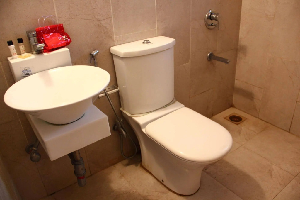 OYO Apartments Kalyani Nagar Gold Adlabs