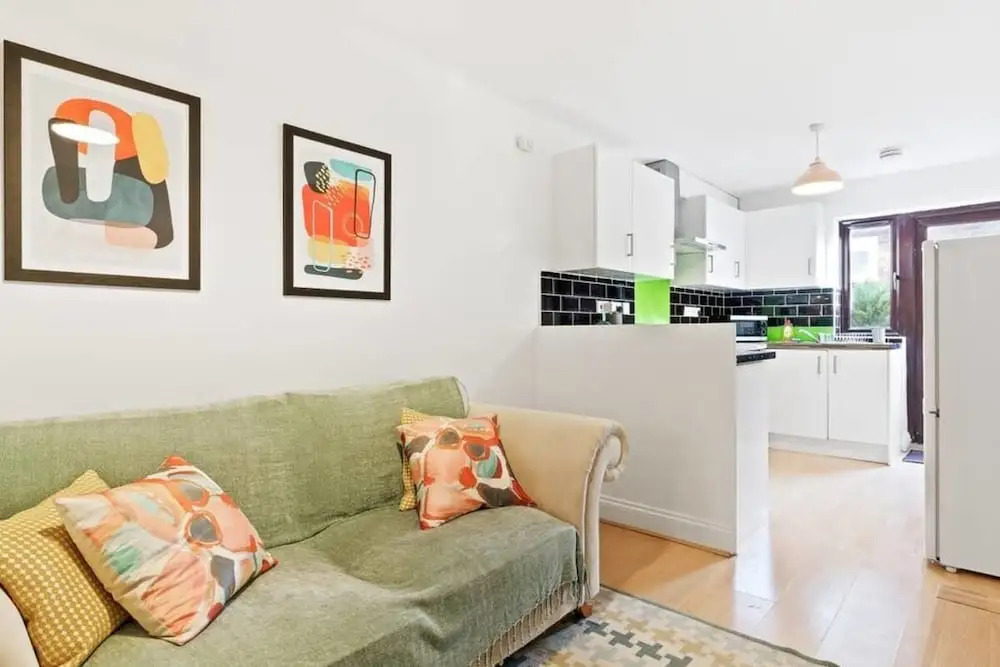 Bright 2 Bedroom House in Kennington