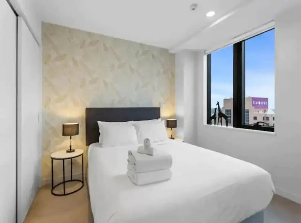 Stunning 2BR w/ Views Near Sky Tower- Zodiak Stays