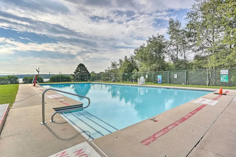 Near Lake & Hiking: Pocono Home w/ Hot Tub